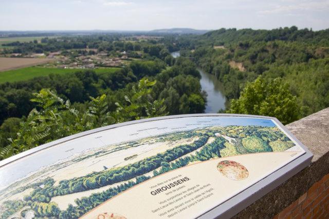 ¨Gite Du Cafe Suquet Giroussens Zewnętrze zdjęcie